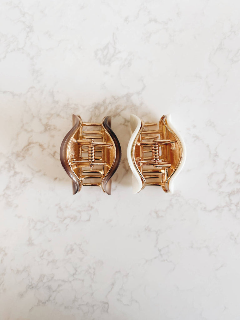 Retro and Gold Claw Hair Clip : Cream