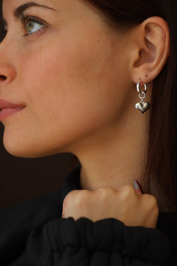 PUFF HEART HOOP EARRINGS: Silver