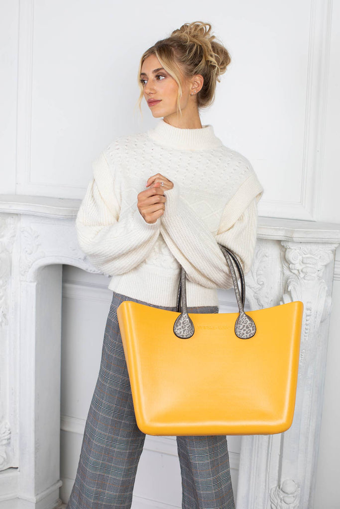Carrie Versa Tote w/ Interchangeable Straps: Pale Grey