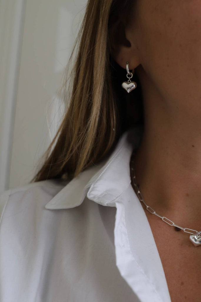 PUFF HEART HOOP EARRINGS: Silver