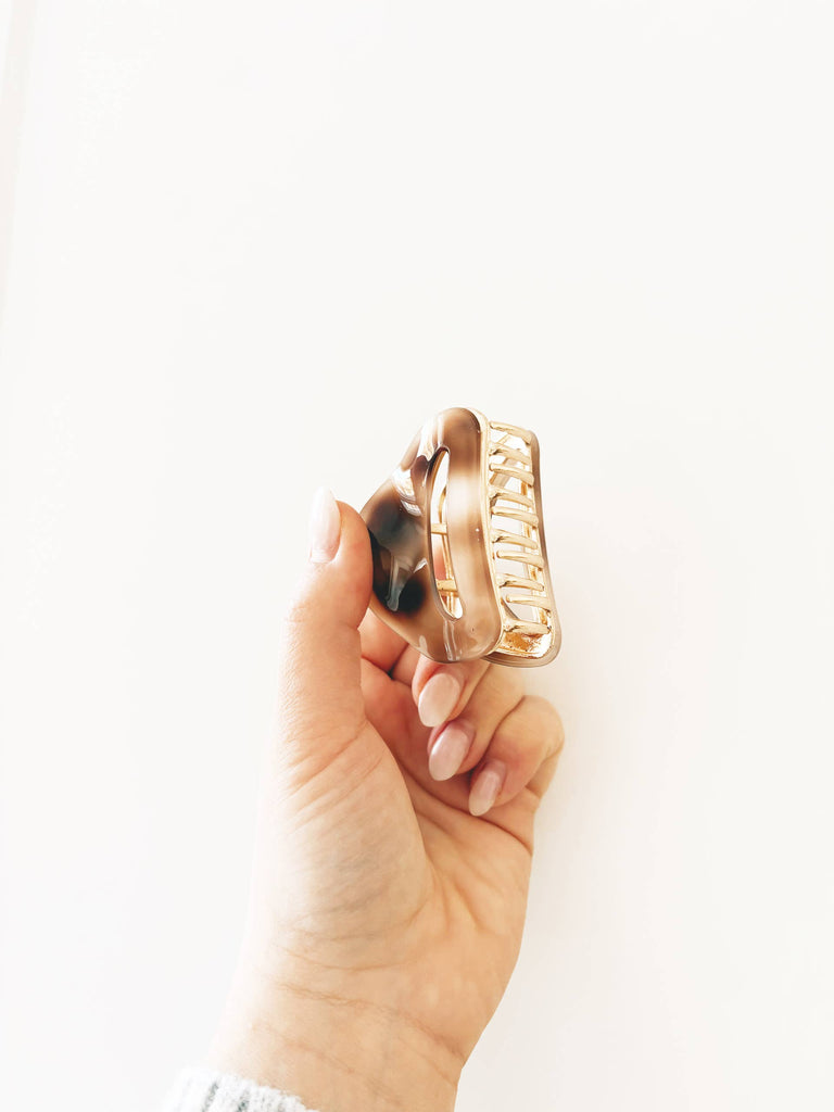 Retro and Gold Claw Hair Clip : Cream